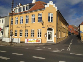  Hotel Færgegaarden Faaborg  Фааборг